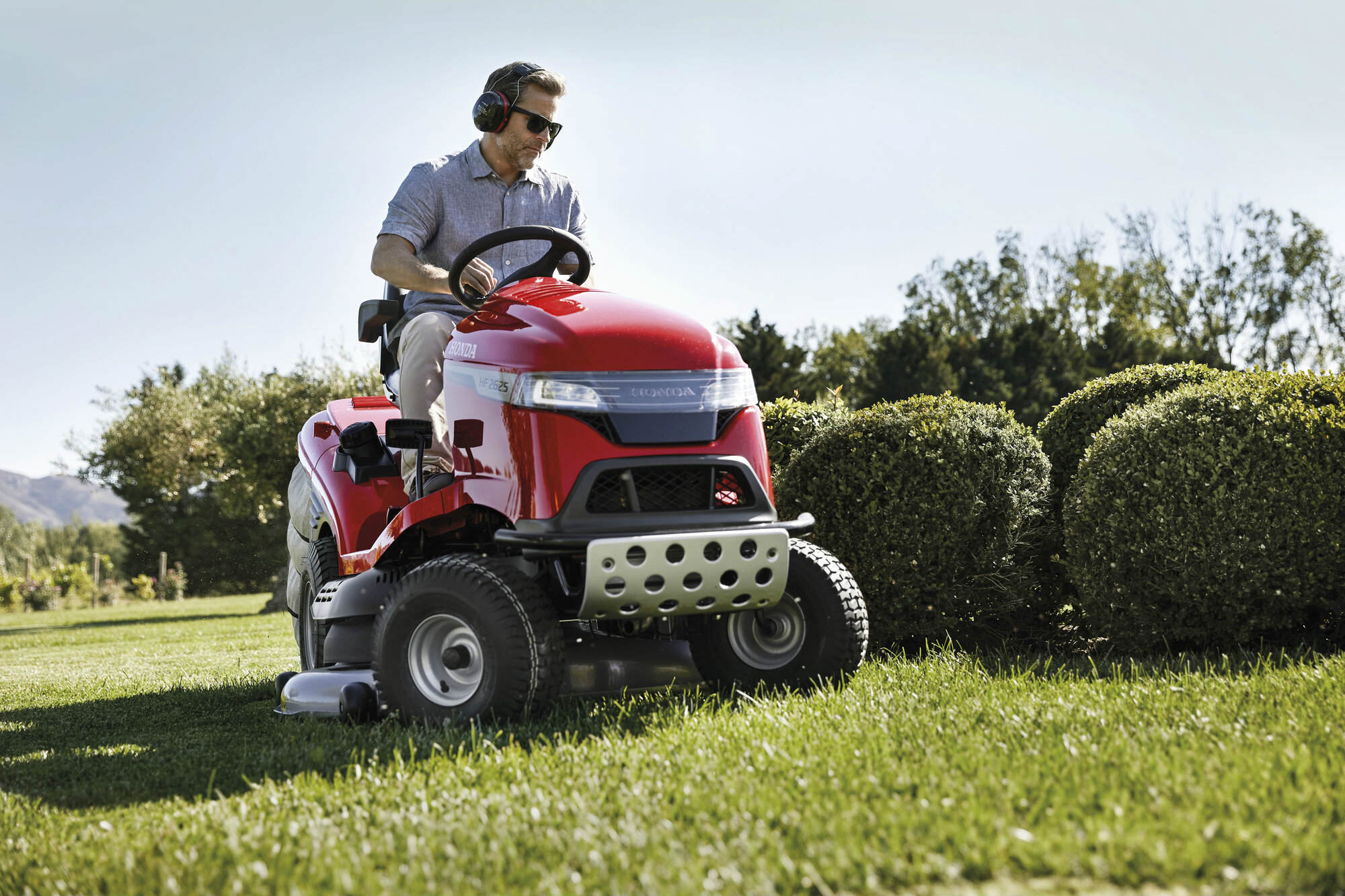 Zahradní traktor Honda HF 2625 HM /2020/